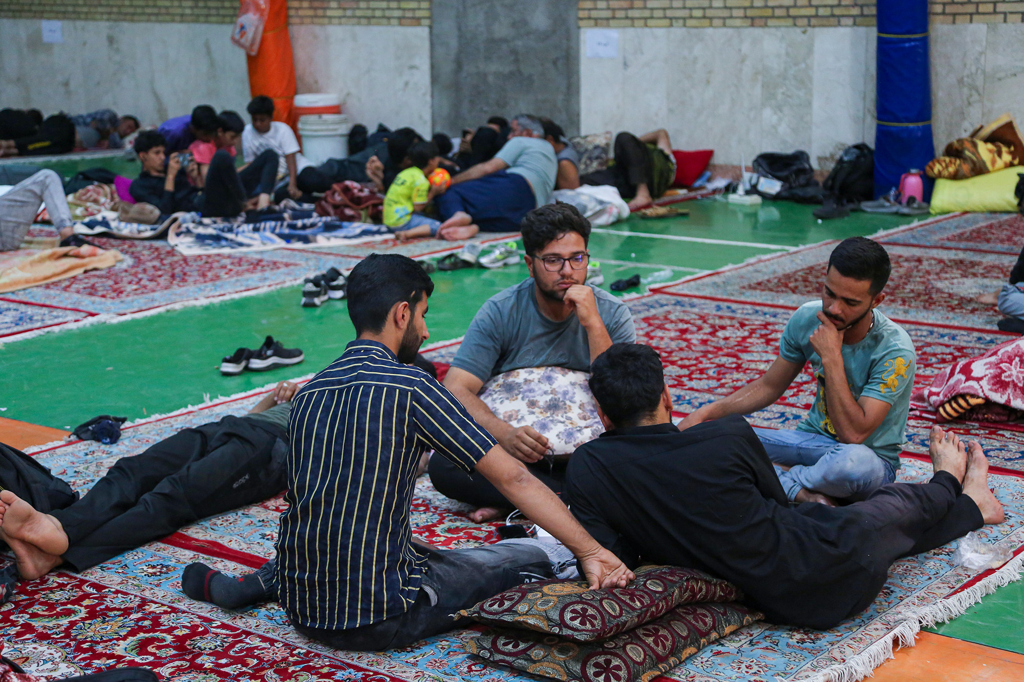  گزارش تصویری اسکان زائران پیاده در فضاهای ورزشی خراسان رضوی 2 