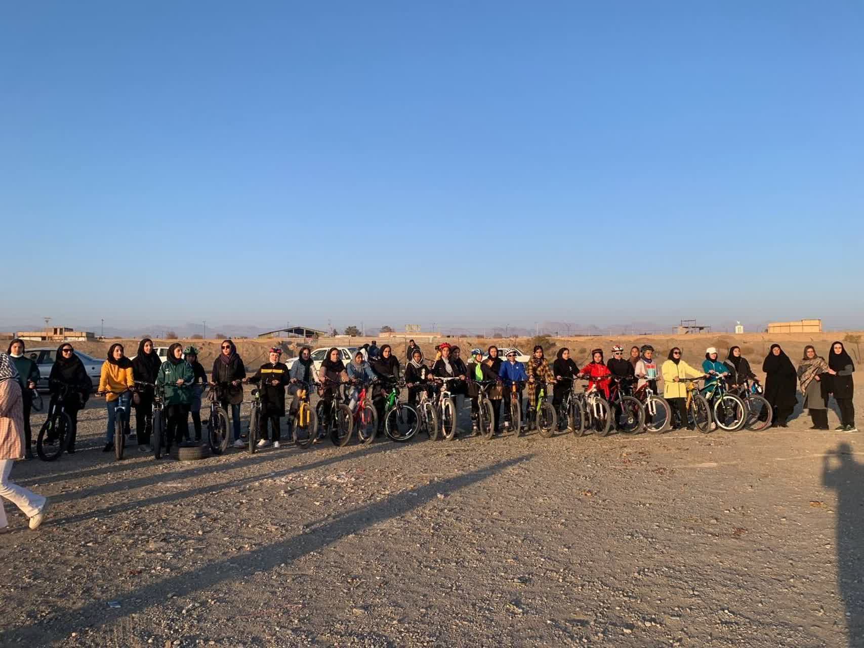 پایان مسابقات  دوچرخه سواری بانوان در بردسکن